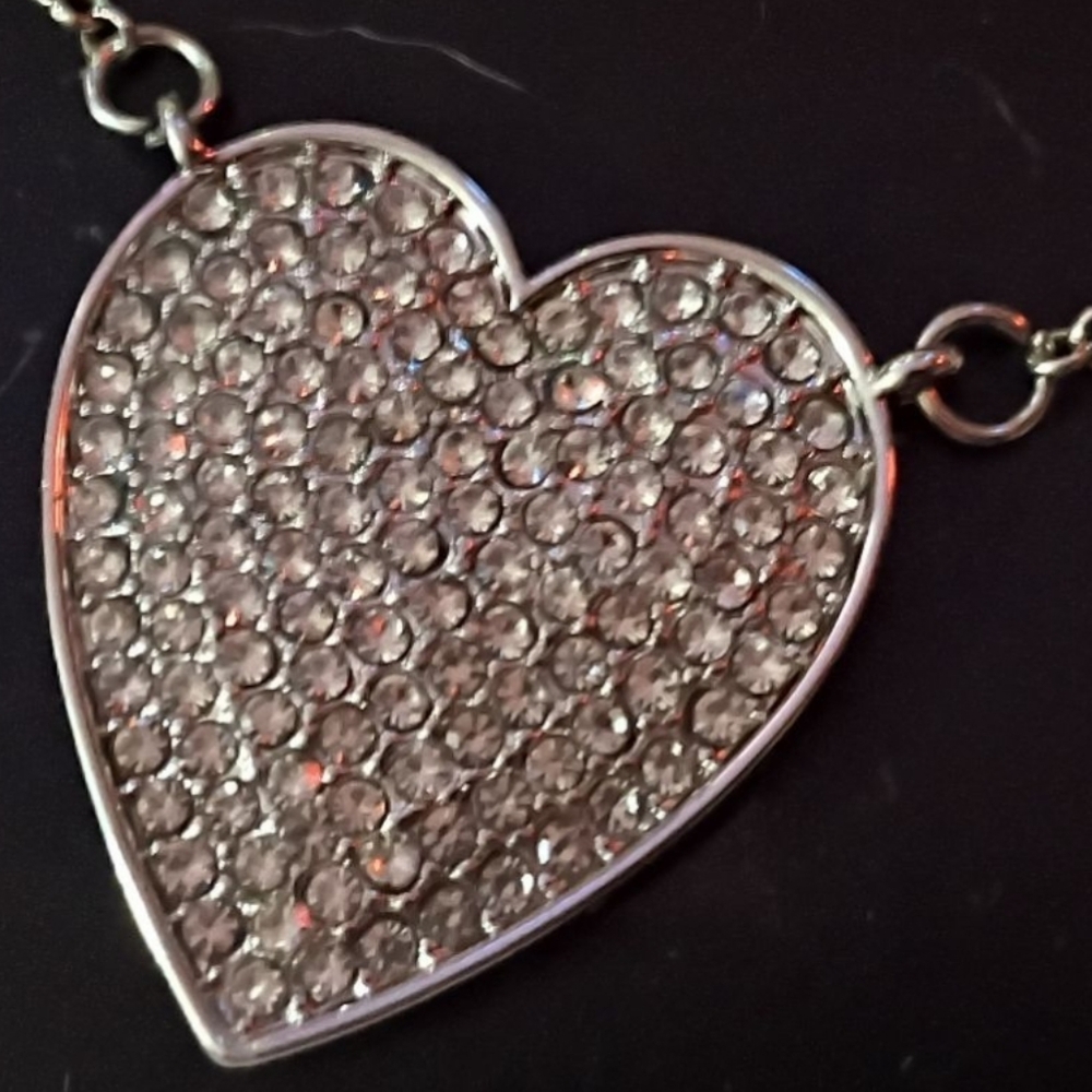 NWT OH HELLO Silver tone CLEAR Rhinestone Heart Pendant Necklace